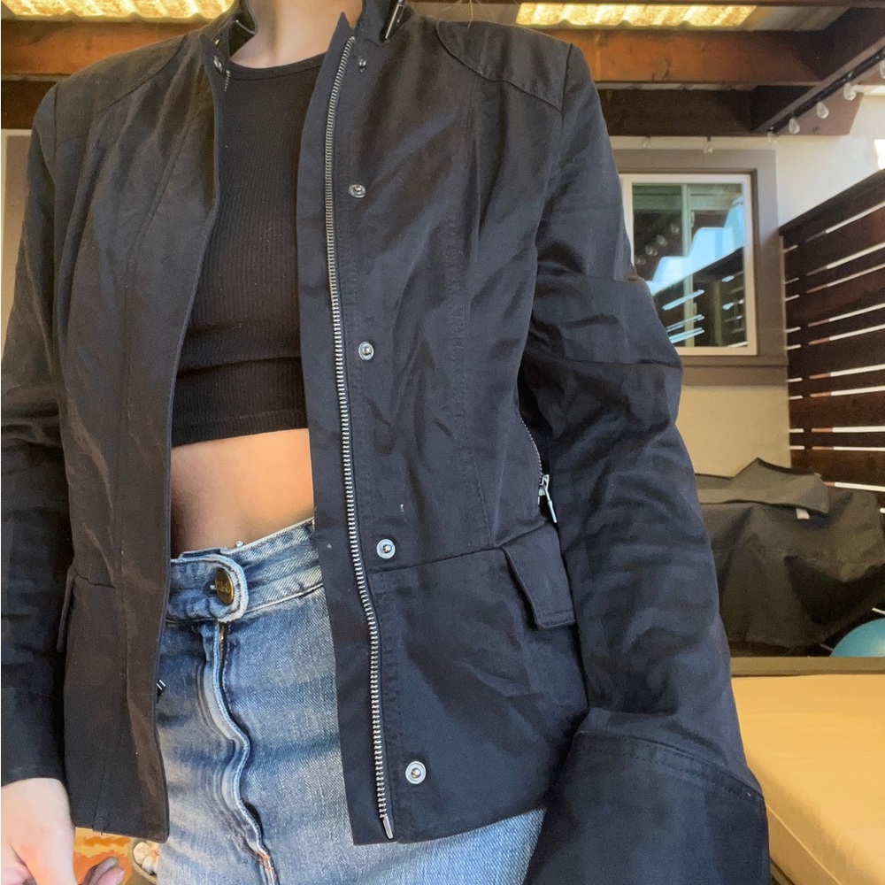 Black women's EXPRESS light jacket thrifted in great condition!